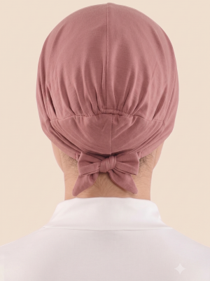 Ragazza con undercap hijab rosa scuro