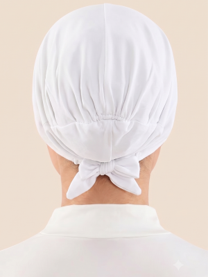 Ragazza con undercap hijab bianco